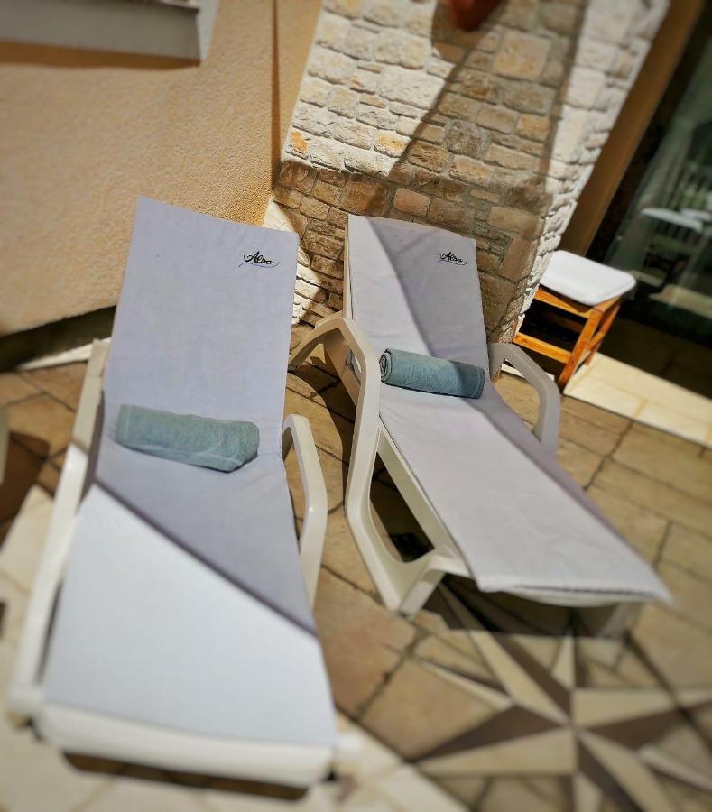Luxury Apartment Alba With Pool กานฟานาร์ ภายนอก รูปภาพ