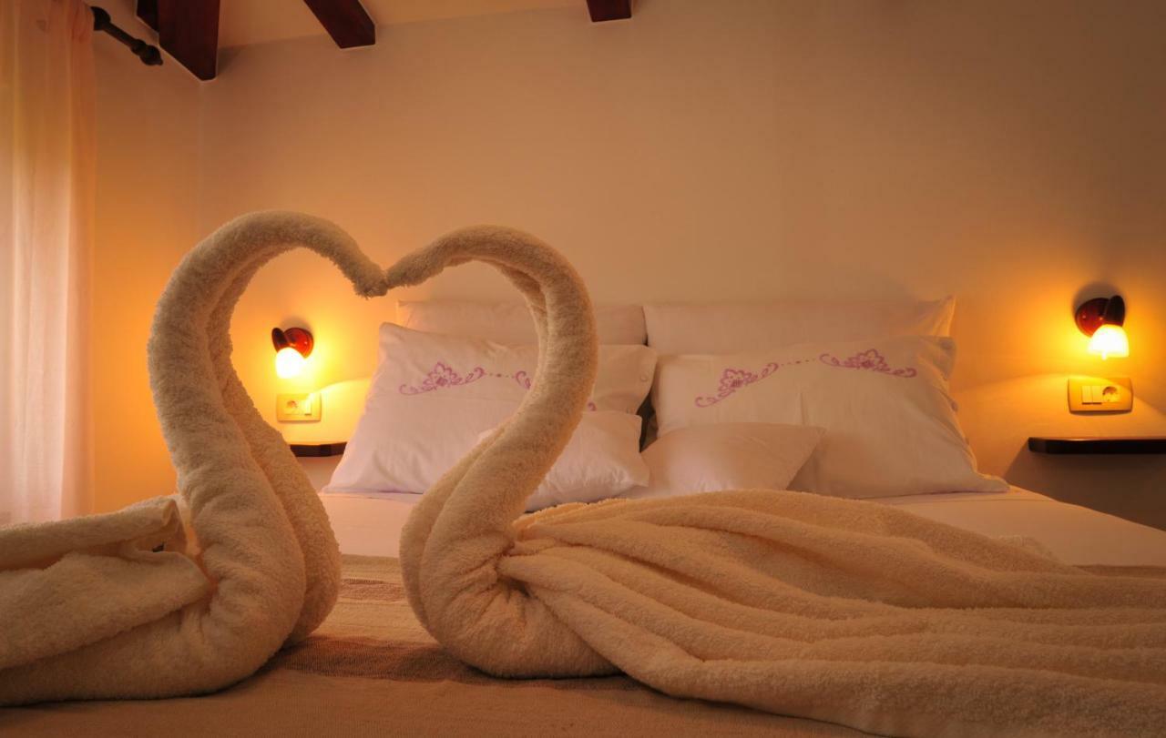 Luxury Apartment Alba With Pool กานฟานาร์ ภายนอก รูปภาพ
